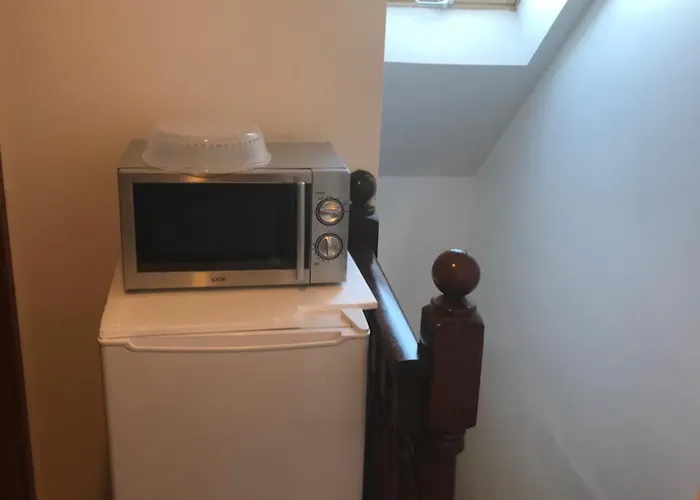 Twin Or Single Private Room Near Brookes University, Oxford Hospitals And Ef Language College, Headington Oxford B