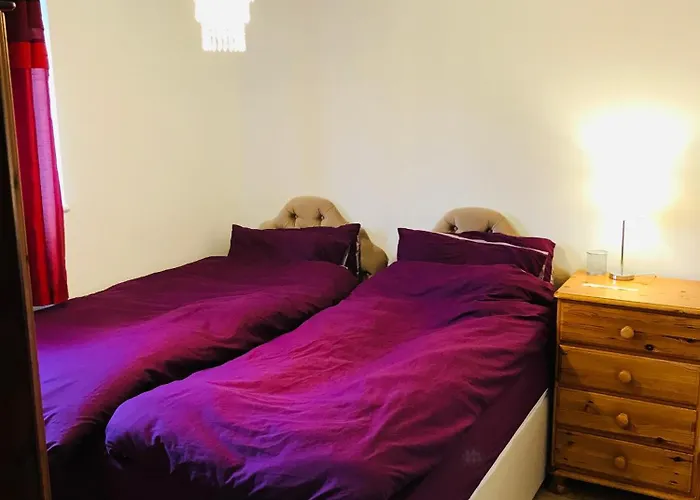 Twin Or Single Private Room Near Brookes University, Oxford Hospitals And Ef Language College, Headington Oxford B